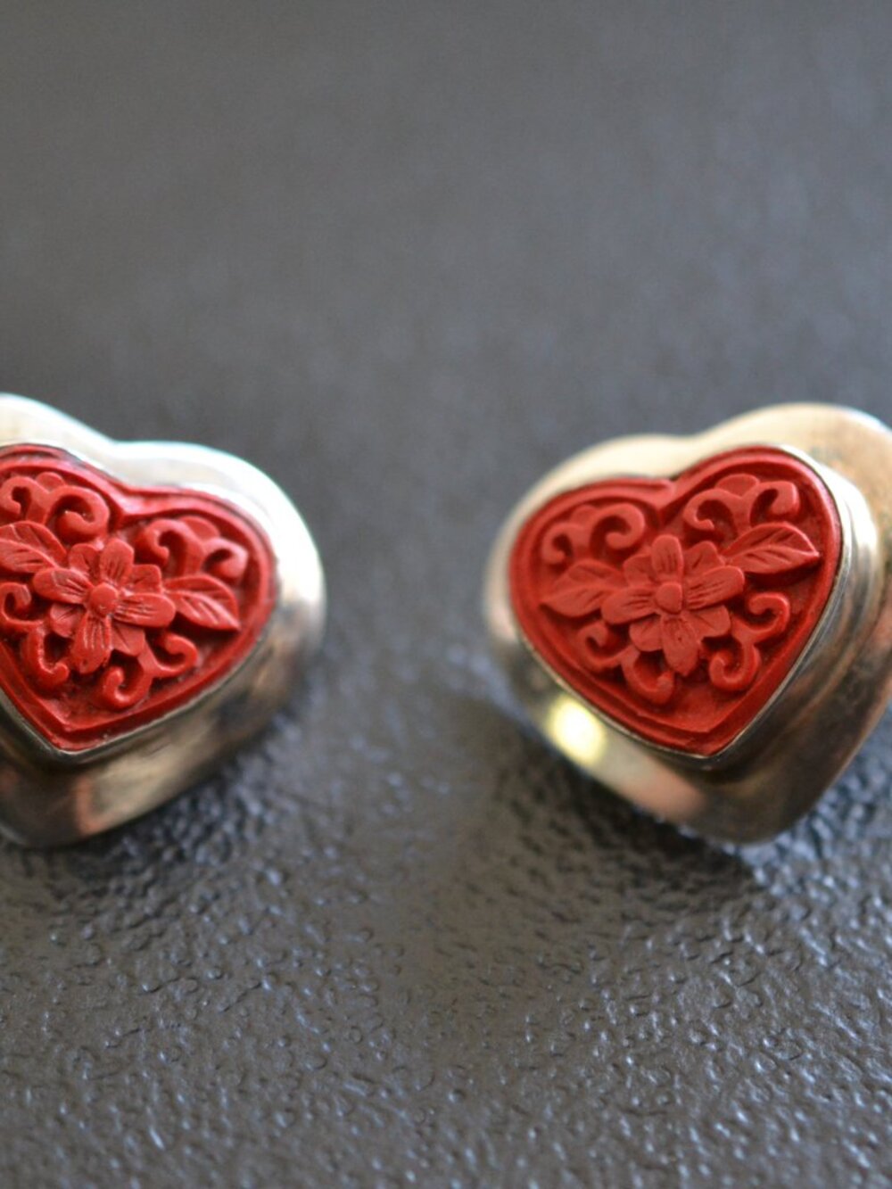 Vintage Sajen Carved Cinnabar Heart Sterling Silver Earrings Floral